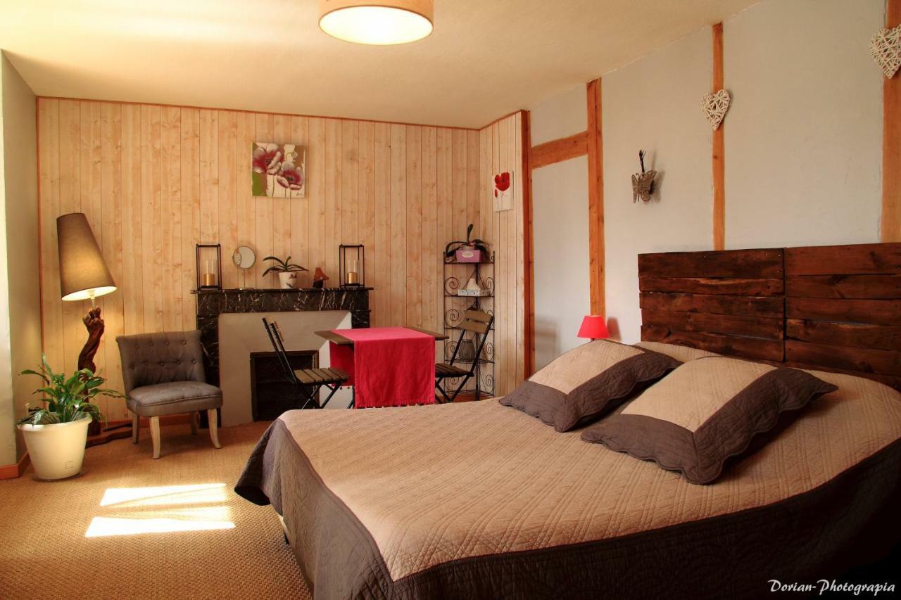 Châteauneuf-de-Randon La Pierre Trouee Chambre D'Hotes מראה חיצוני תמונה